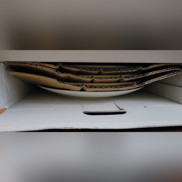 🎄 Lenox Snoopy “Happy Holidays” Accent Plates – Set of 4 – NIB 🎄 - Picture 5 of 11